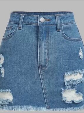 SHEIN Light Blue Denim Skirt with Button Front - Size 2X